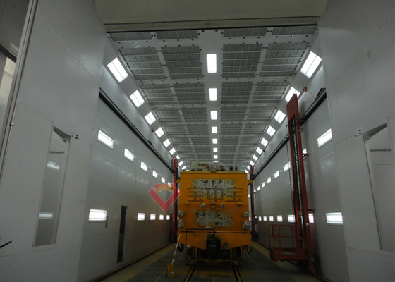 El tren de la cabina de la pintura del metro rocía cabinas con equipos de la carretilla